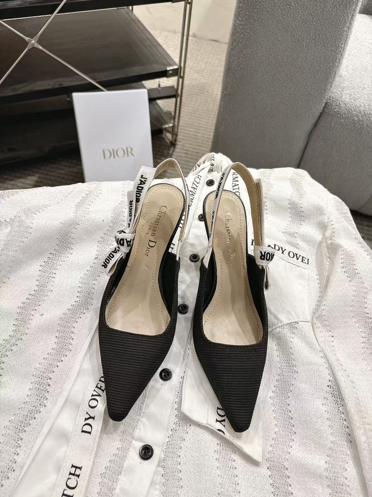 DI0R高品質のポインテッドトゥのローヒールシューズ【50％割引+送料無料】