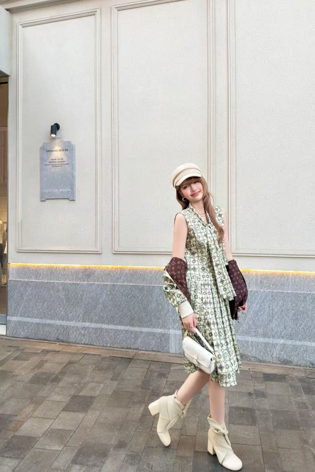 LVプリント柄のベストとスカートのツーピースセット【50％割引+送料無料】