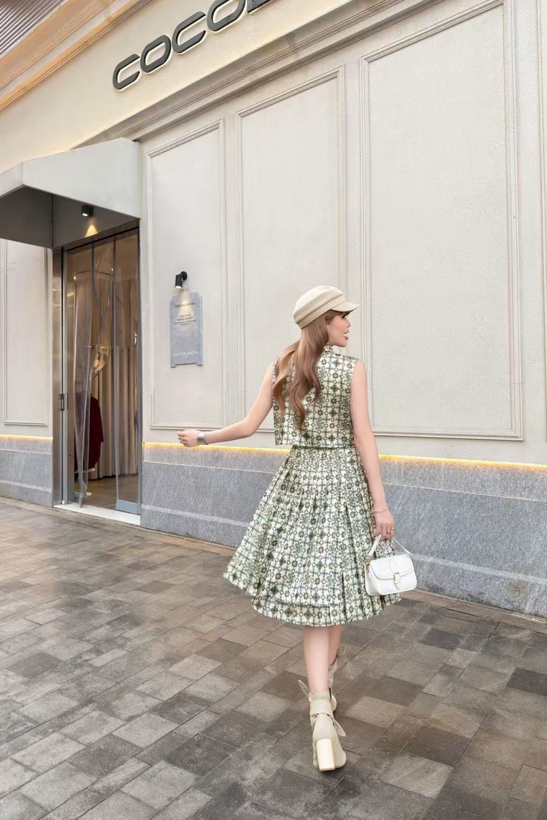 LVプリント柄のベストとスカートのツーピースセット【50％割引+送料無料】