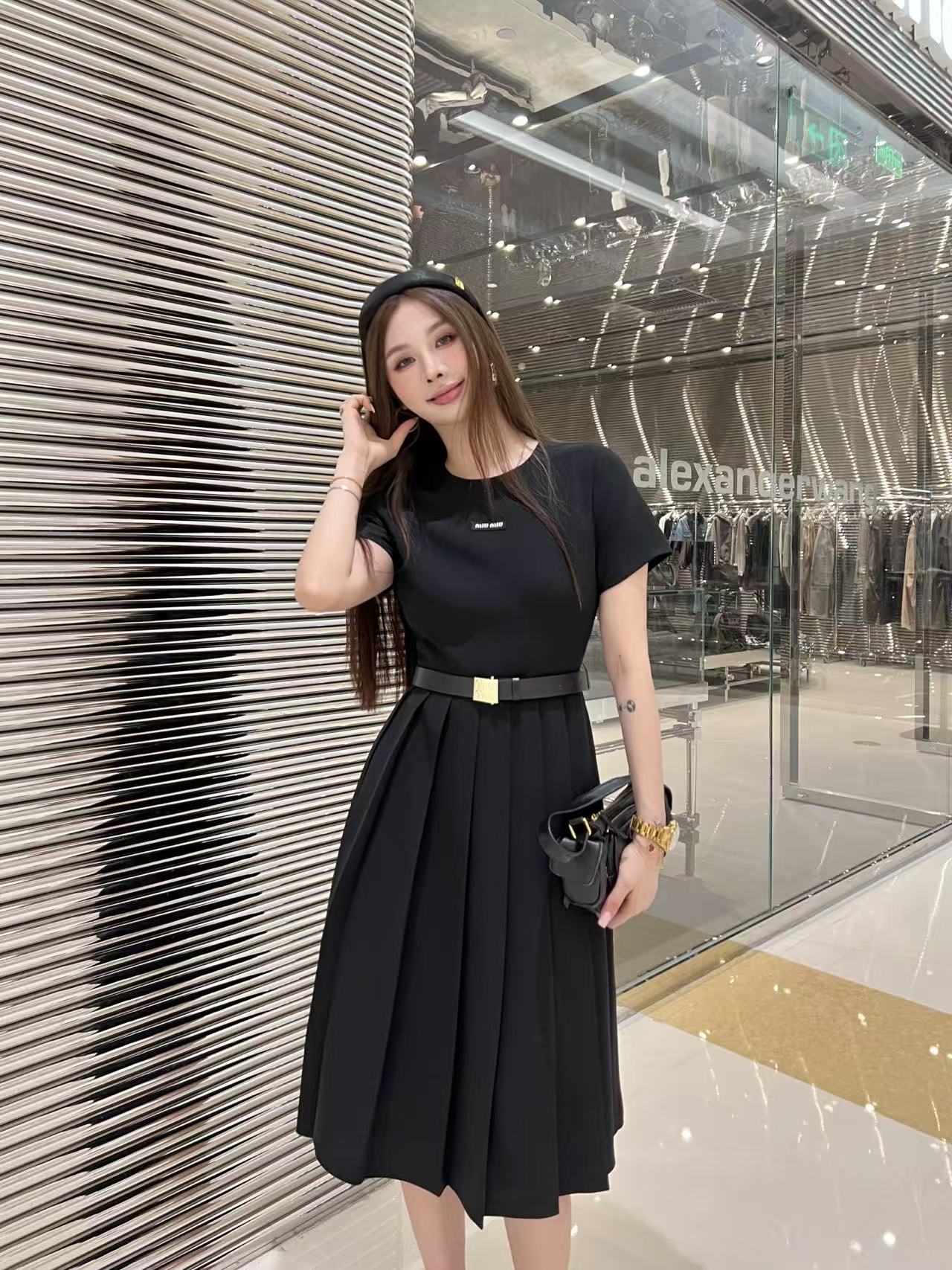 M1UM1U 高品質シンプルレタードレス【50％割引+送料無料】