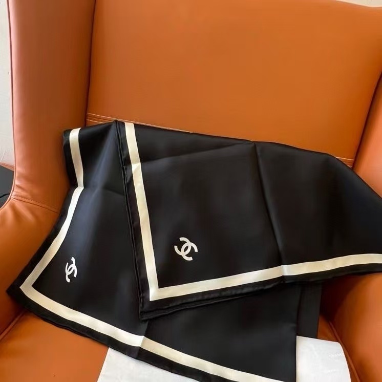 CHANE1 ブラック ダブルC シルクスカーフ【50％割引+送料無料】