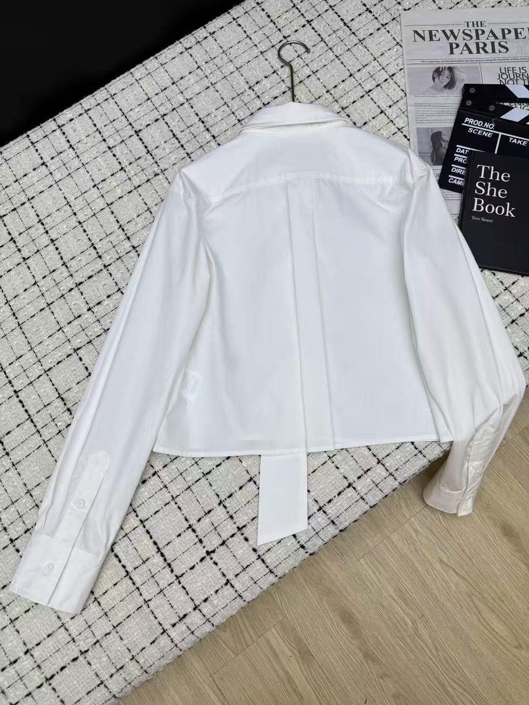 DI0R刺繍入りレターシャツ【50％割引+送料無料】