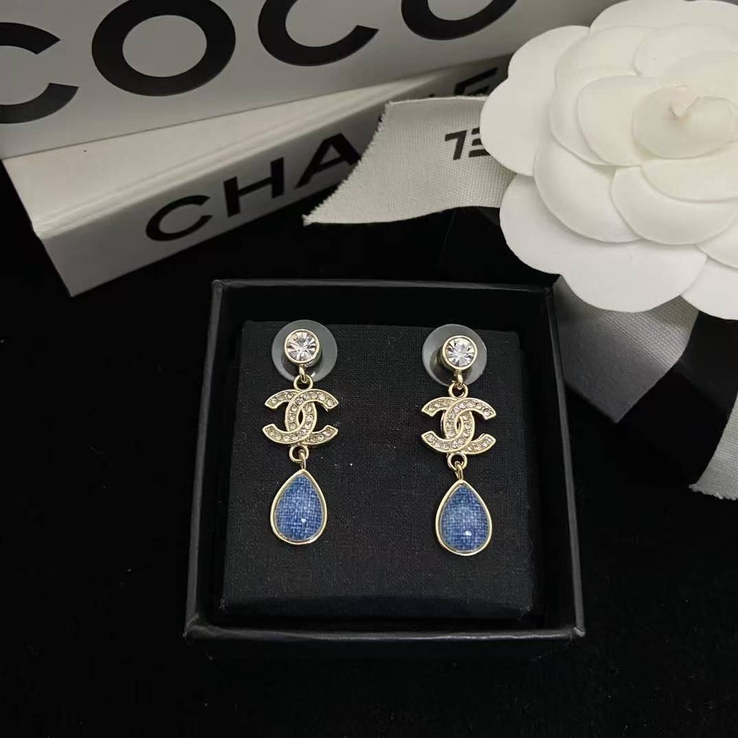 CHANE1 ダブルC ブルーダイヤモンドスタッドピアス【50％割引+送料無料】