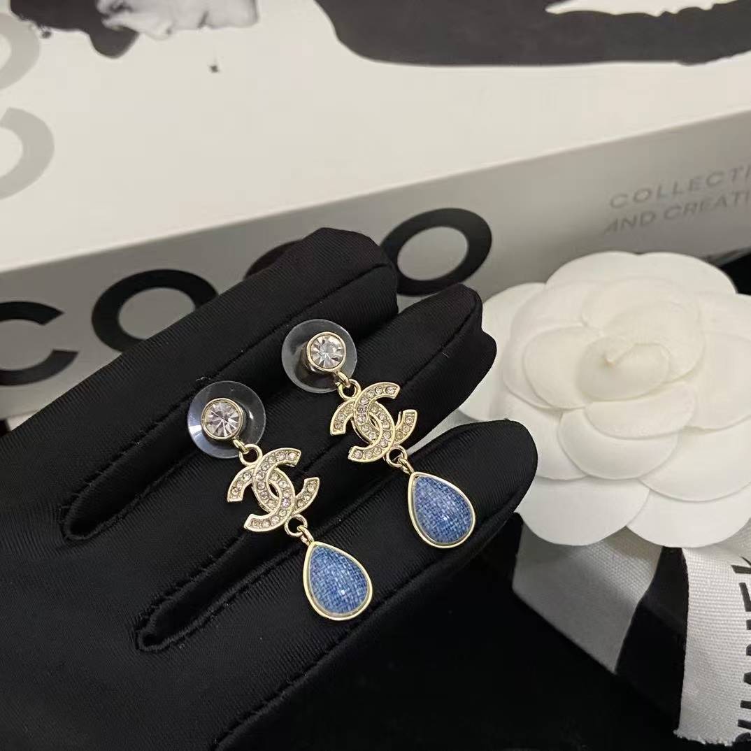CHANE1 ダブルC ブルーダイヤモンドスタッドピアス【50％割引+送料無料】