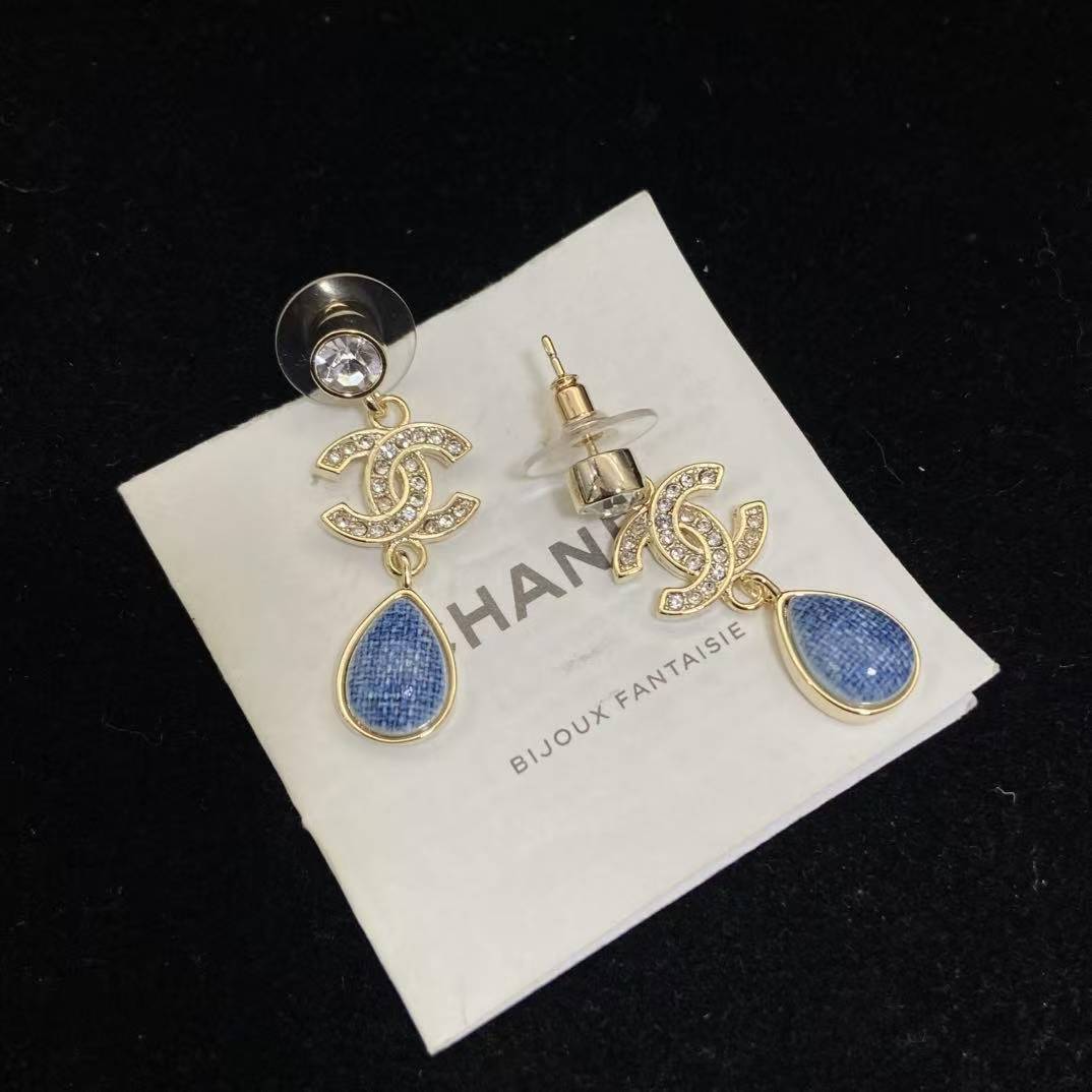 CHANE1 ダブルC ブルーダイヤモンドスタッドピアス【50％割引+送料無料】