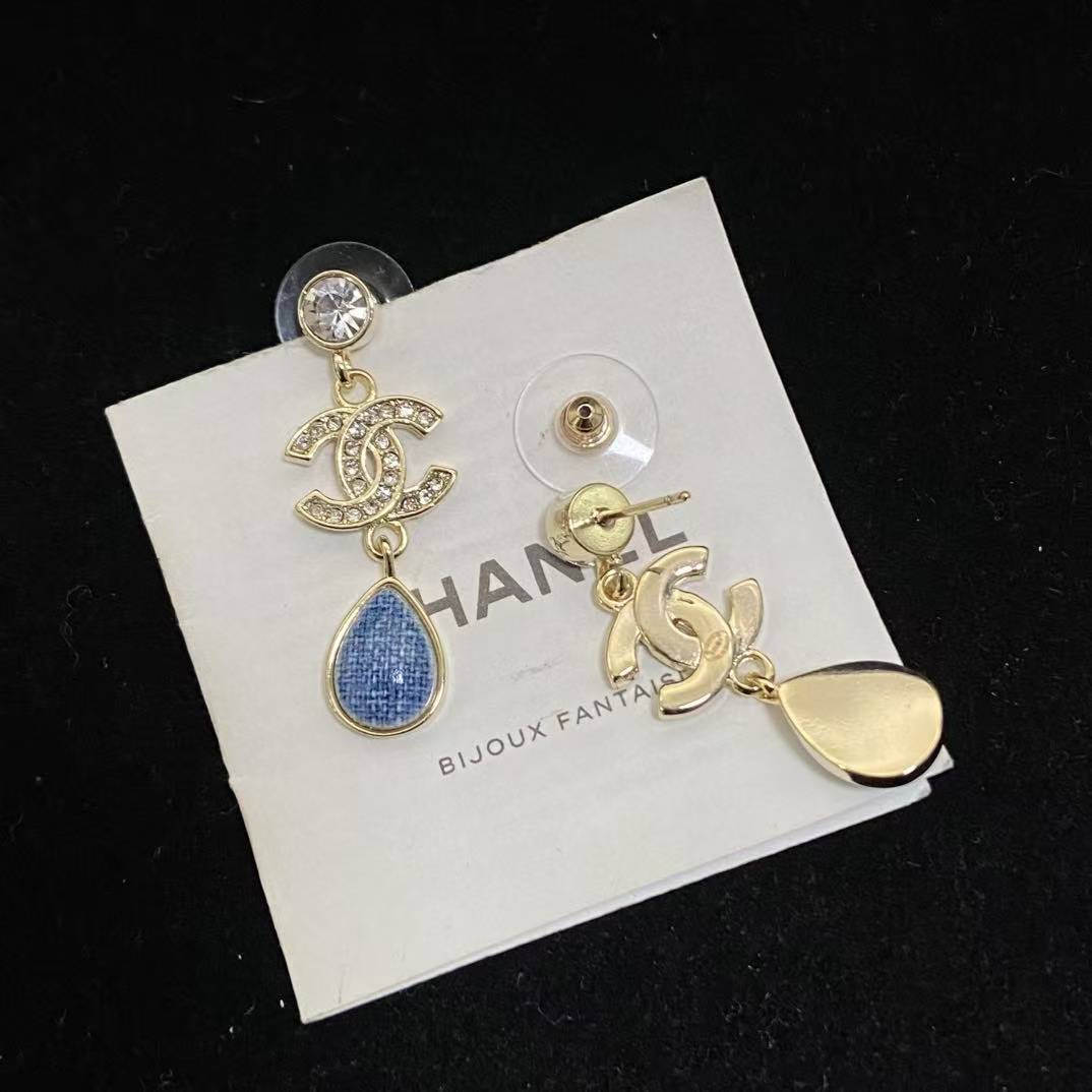 CHANE1 ダブルC ブルーダイヤモンドスタッドピアス【50％割引+送料無料】