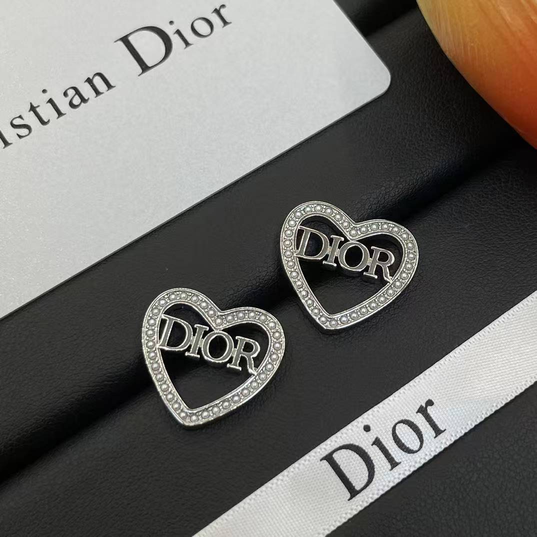 DI0Rパール文字イヤリング【50％割引+送料無料】