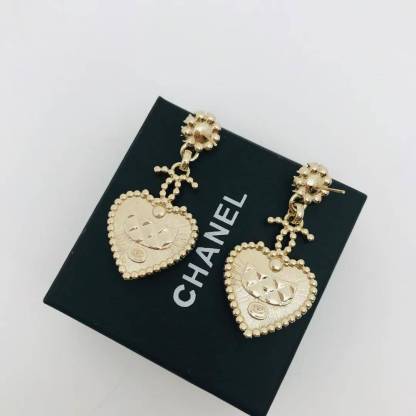 CHANE1 ダブルCハートダイヤモンドスタッドピアス【50％割引+送料無料】