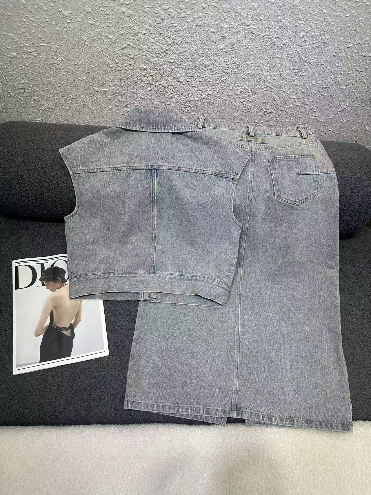 DIOR上質デニム ベスト＆スカート 2点セット【50％割引+送料無料】
