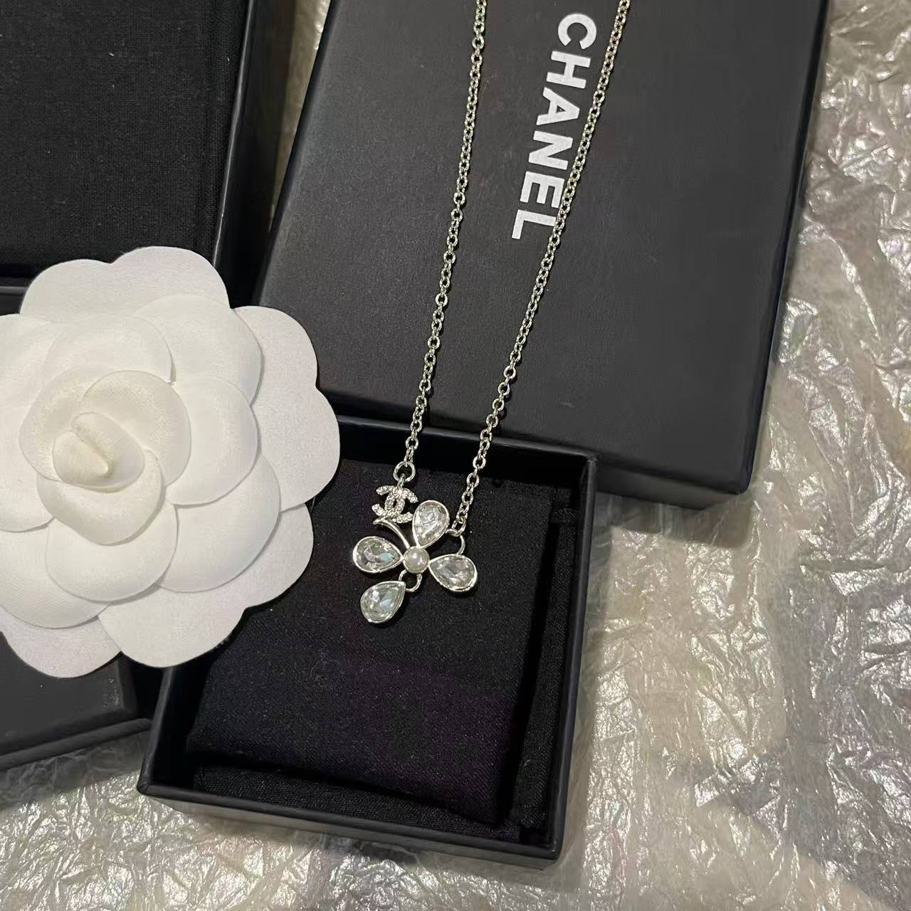 CHANE1 クローバー ダブルC ダイヤモンドネックレス【50％割引+送料無料】