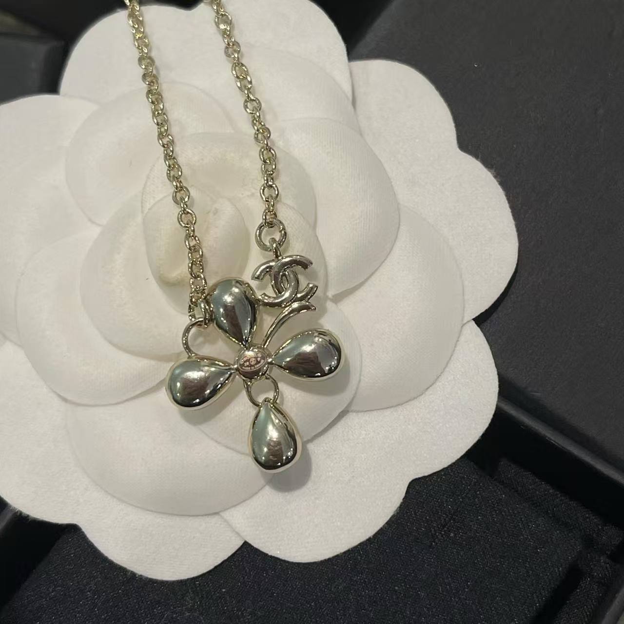 CHANE1 クローバー ダブルC ダイヤモンドネックレス【50％割引+送料無料】