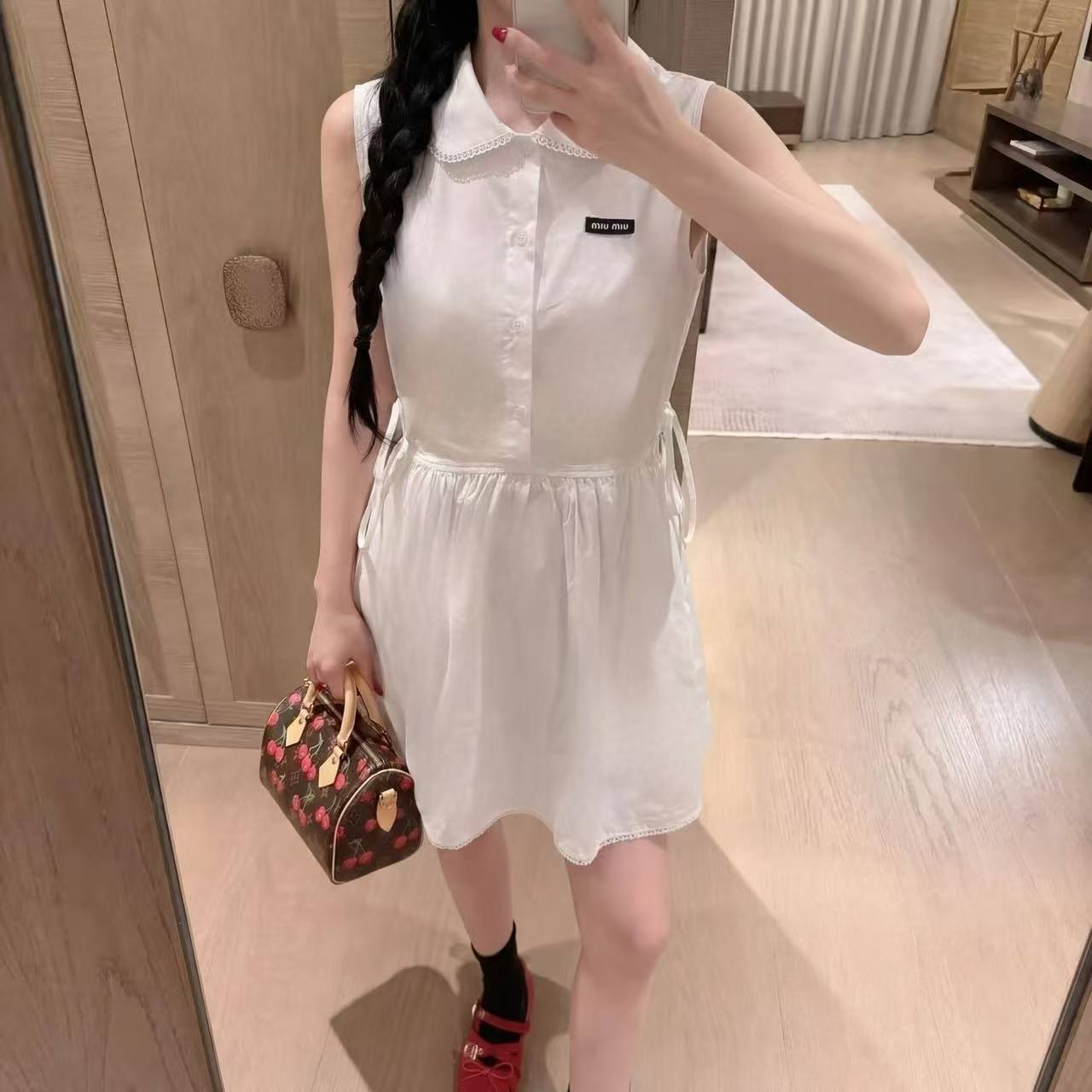 M1UM1U レーストリム ノースリーブドレス【50％割引+送料無料】