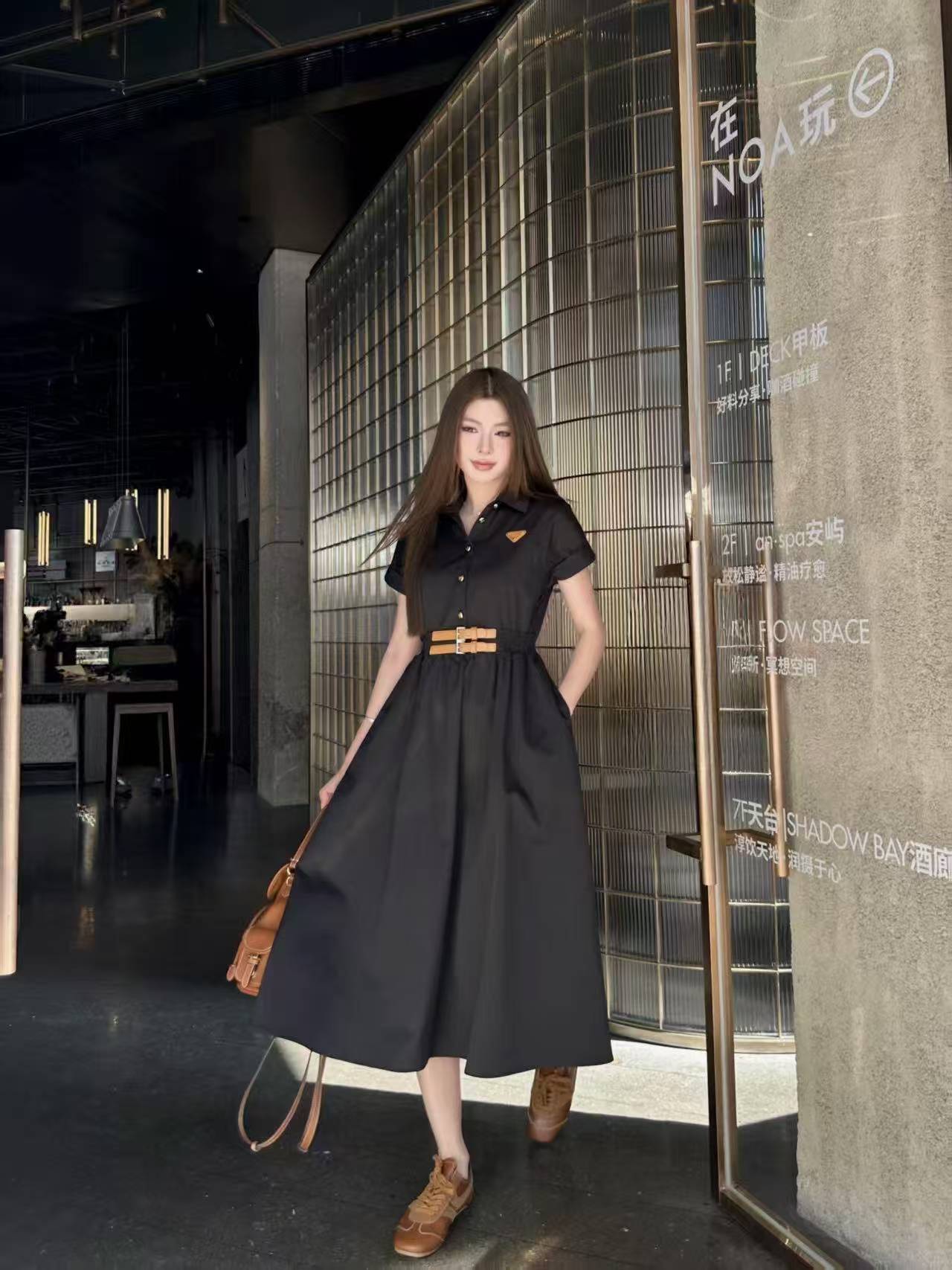 PR4DA トライアングルロゴ入り半袖ドレス【50％割引+送料無料】