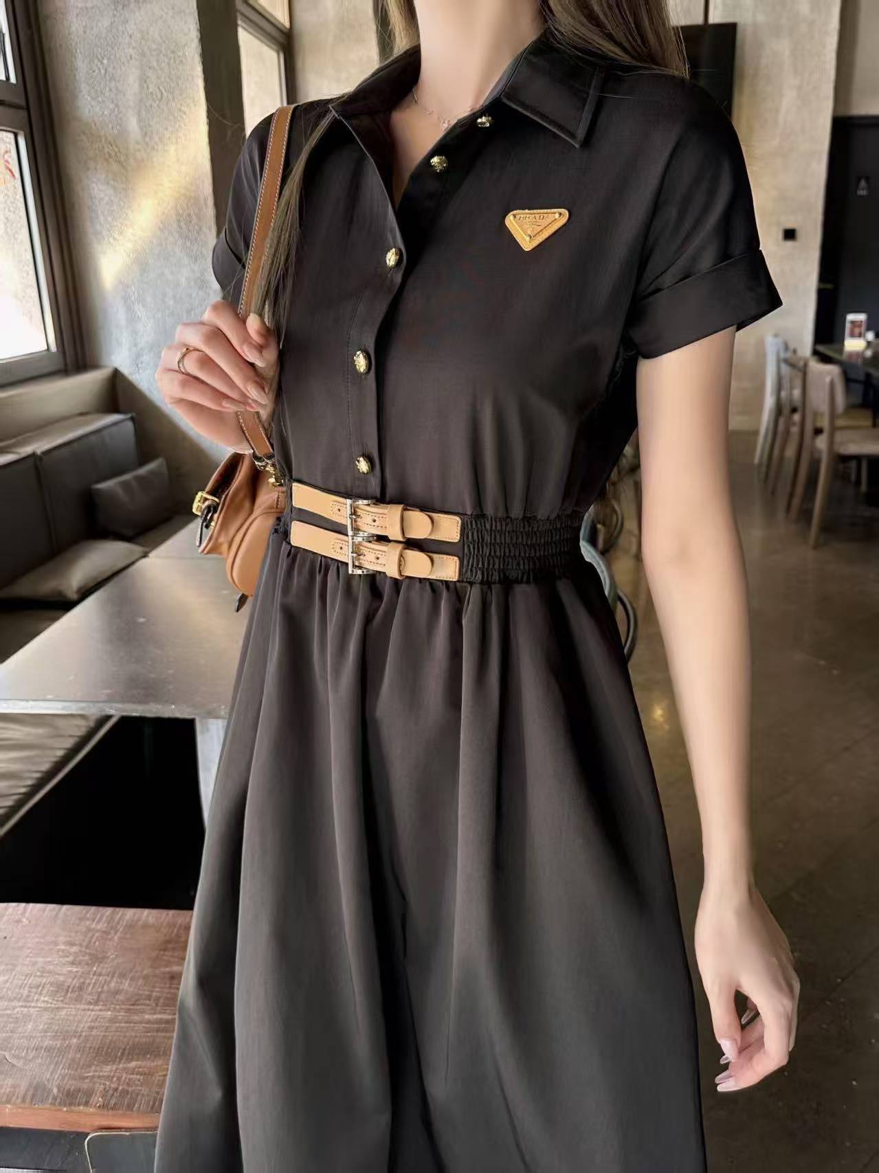 PR4DA トライアングルロゴ入り半袖ドレス【50％割引+送料無料】