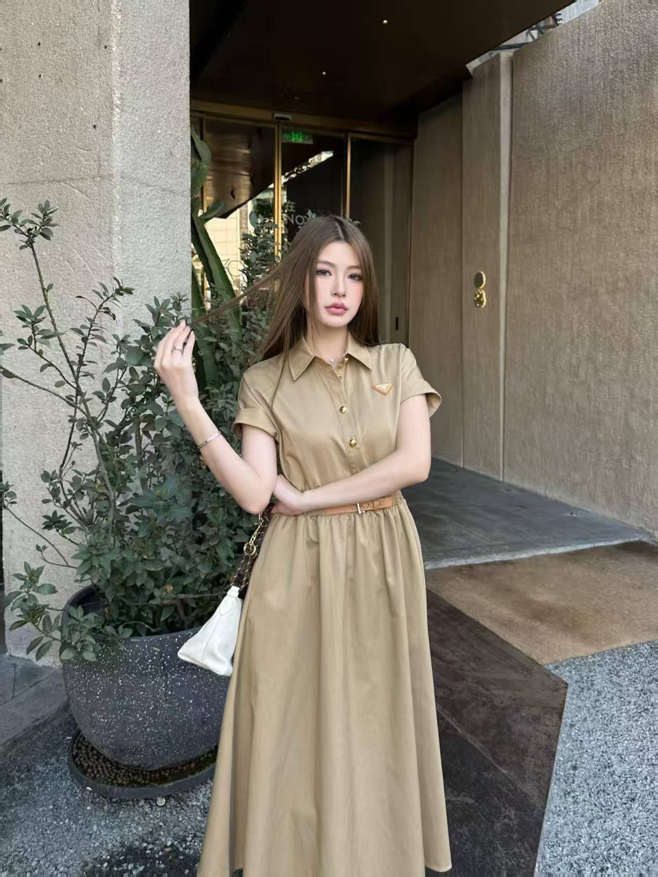 PR4DA トライアングルロゴ入り半袖ドレス【50％割引+送料無料】