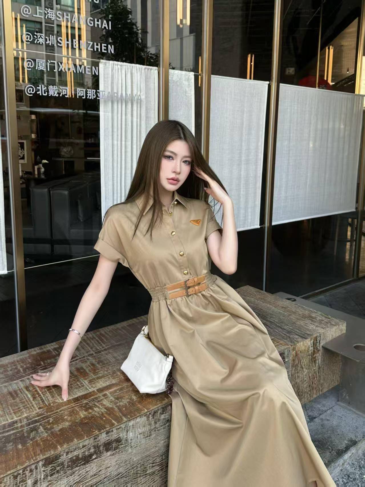 PR4DA トライアングルロゴ入り半袖ドレス【50％割引+送料無料】