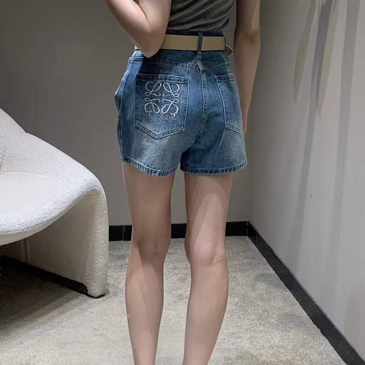 LOEWE ロゴ刺繍 デニムショートパンツ【50％割引+送料無料】
