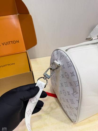 LV ホワイト・トラベルバッグ【50％割引+送料無料】