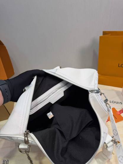 LV ホワイト・トラベルバッグ【50％割引+送料無料】