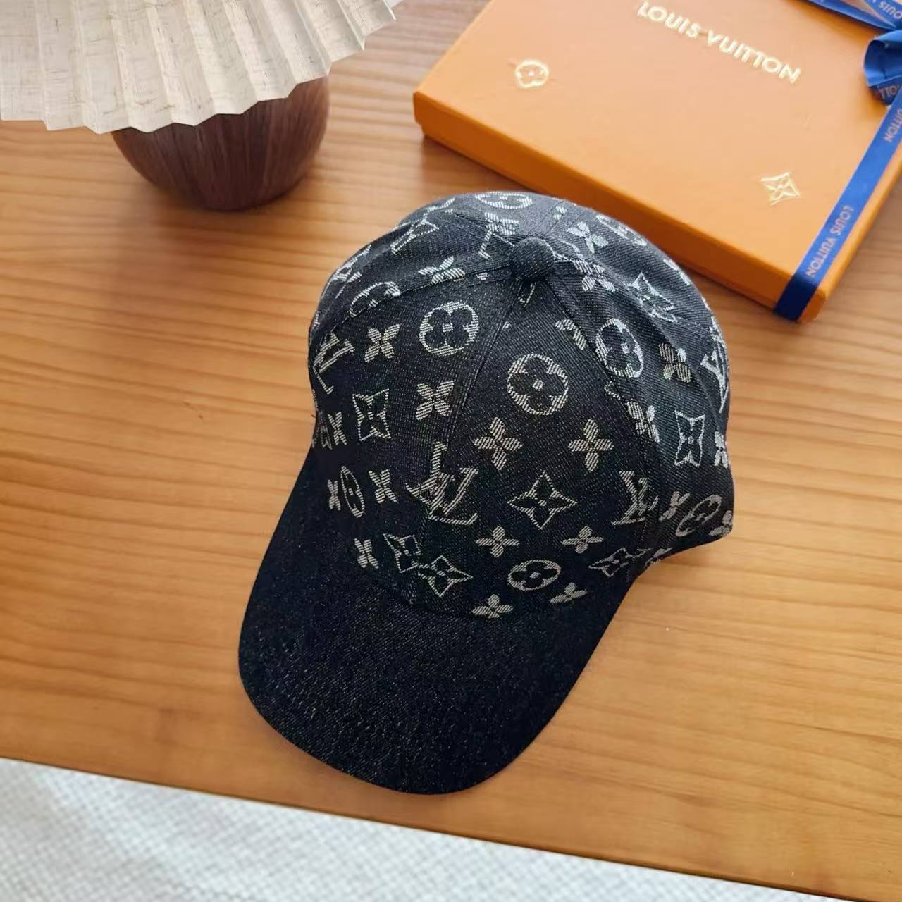 LV デニムプリント・ベースボールキャップ【50％割引+送料無料】