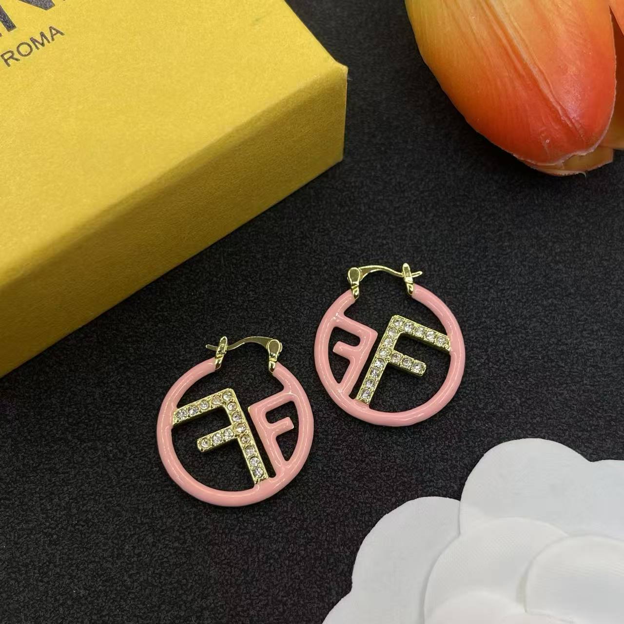 FENDI FF ピンク フープピアス【50％割引+送料無料】