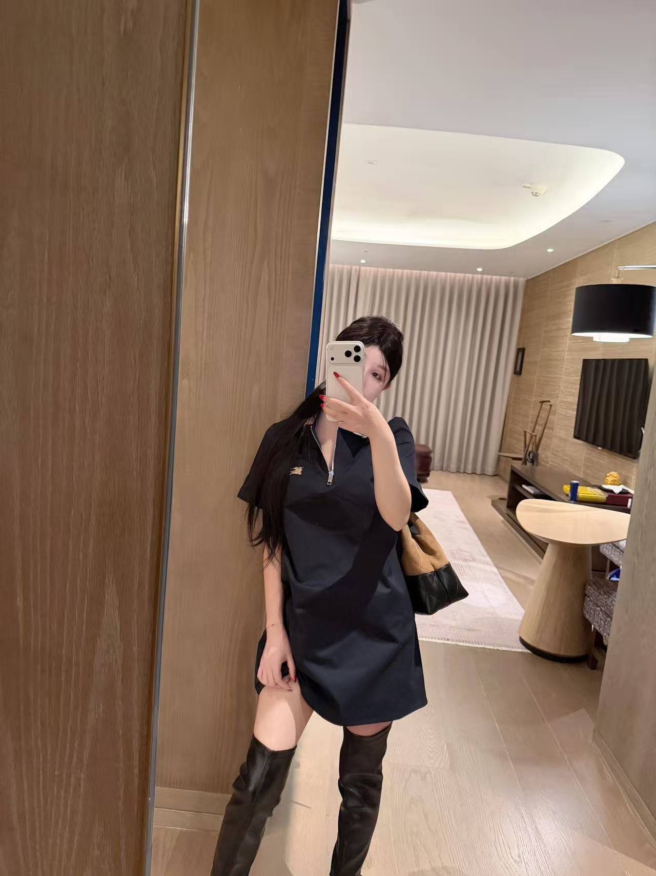 BUR8ERRY 刺繍ロゴ入り半袖ドレス【50％割引+送料無料】