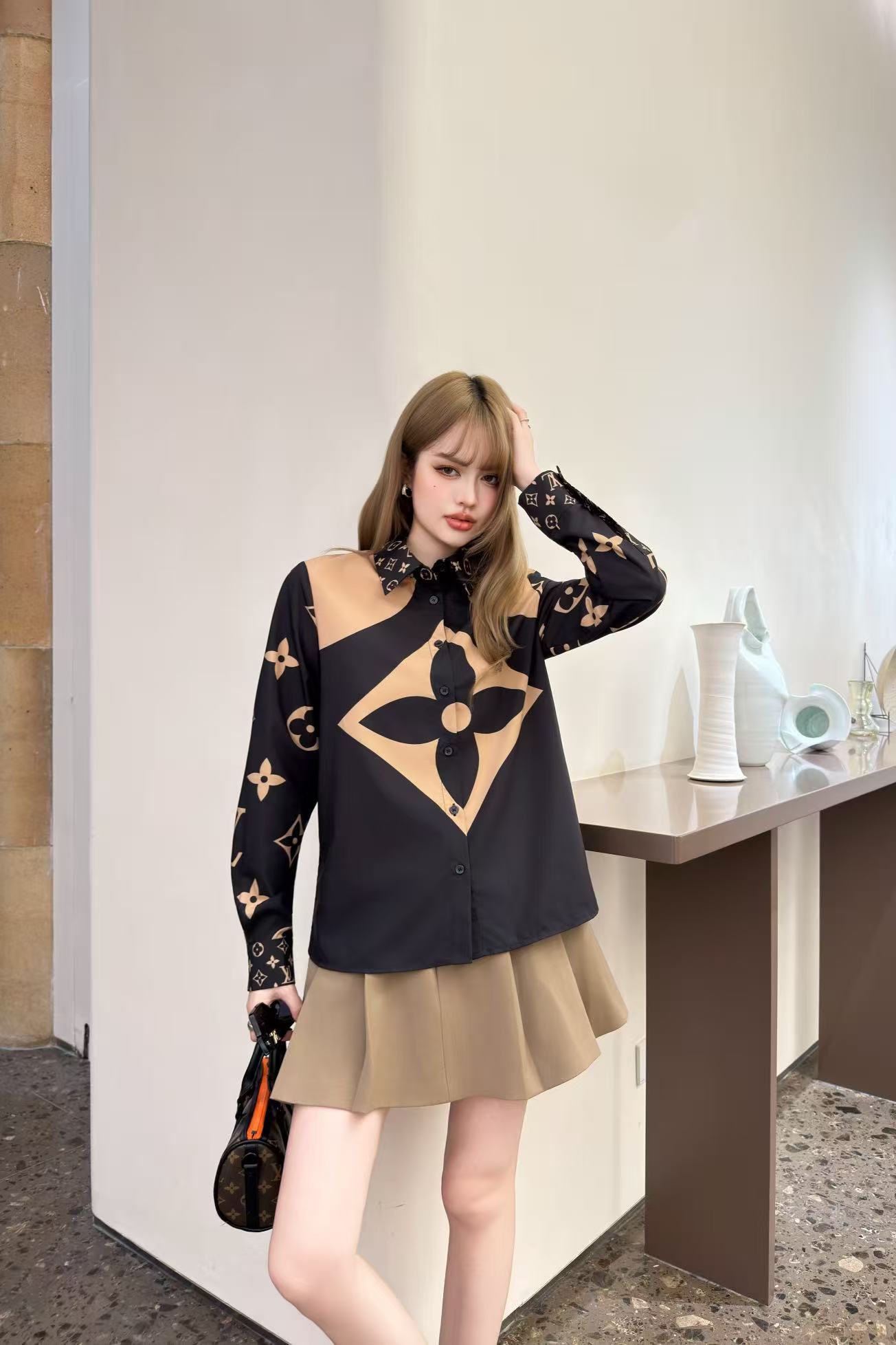 LV高品質の四つ葉のクローバーシャ​​ツ【50％割引+送料無料】