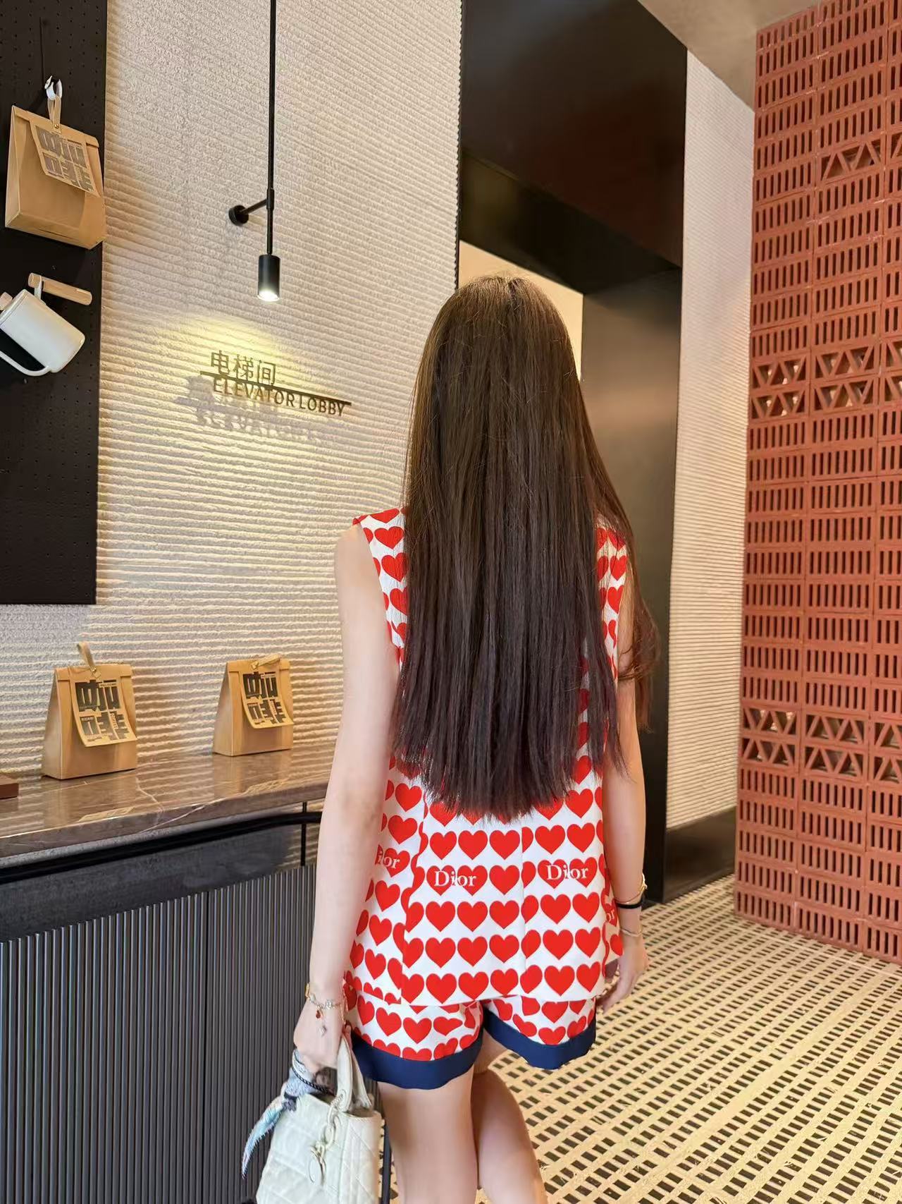 DI0R高品質のハート型ベストとショートパンツのツーピースセット【50％割引+送料無料】