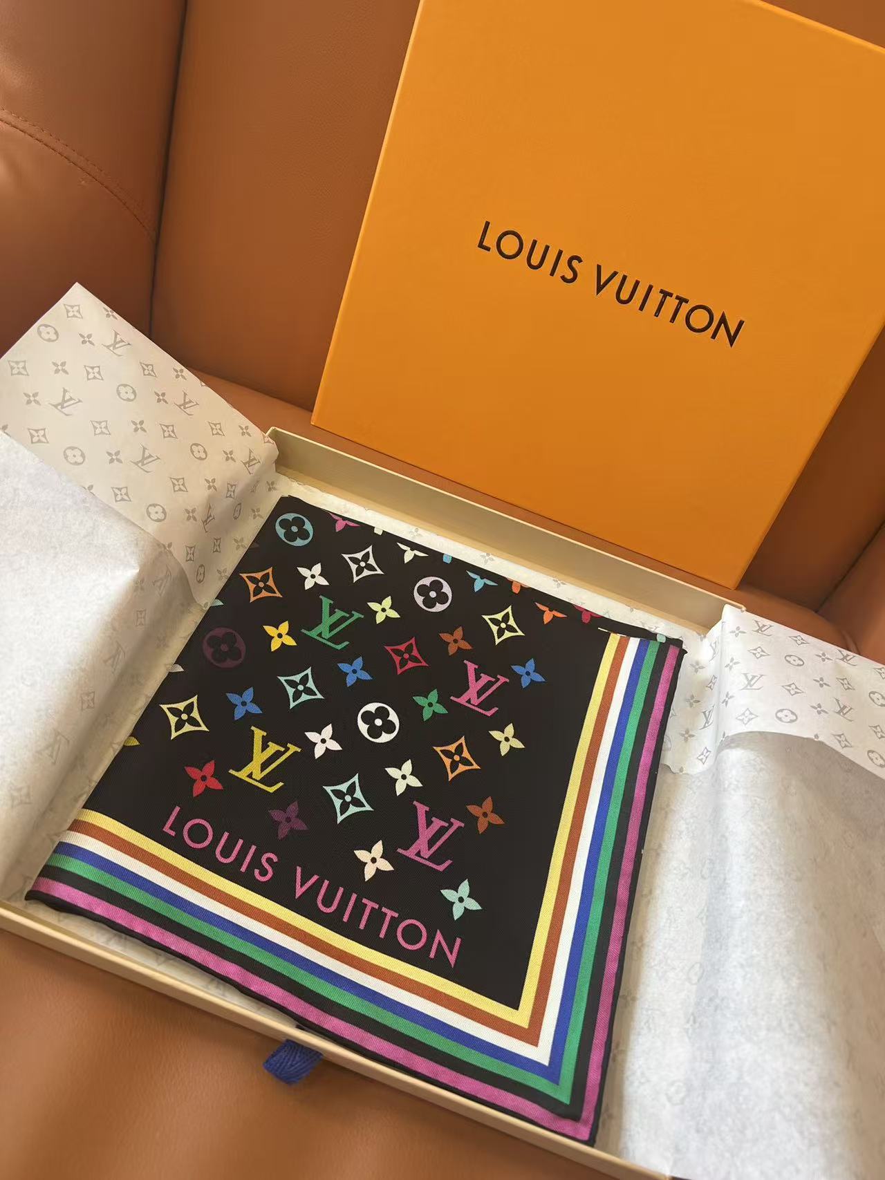 LVプリントシルクスカーフ【50％割引+送料無料】