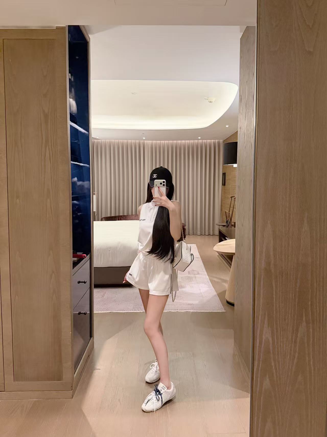 M1UM1U ジップアップベスト＋ショートパンツ 2点セット【50％割引+送料無料】