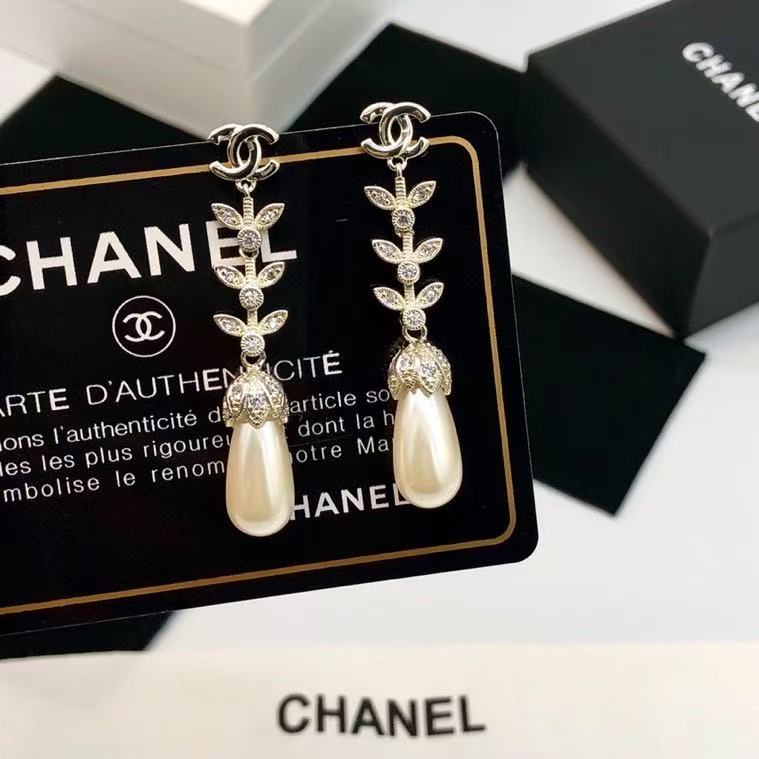 CHANE1 ダブルC ダイヤモンドスタッドピアス【50％割引+送料無料】