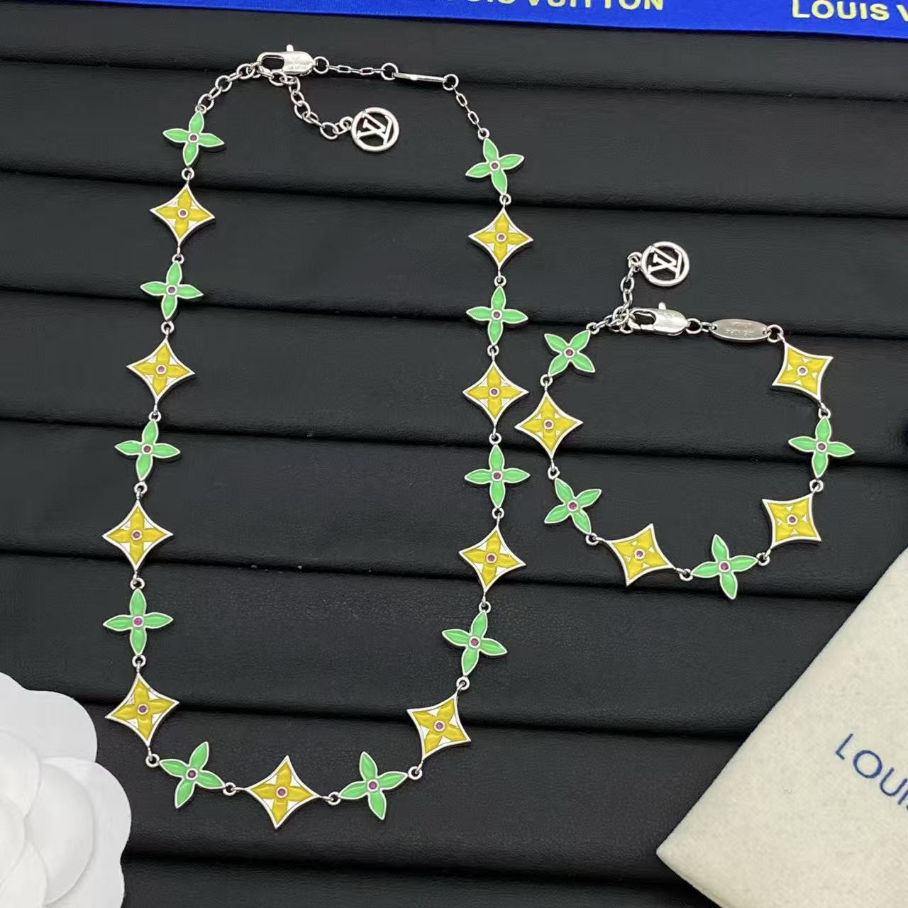 LV四つ葉のクローバーのブレスレットとネックレスのセット【50％割引+送料無料】