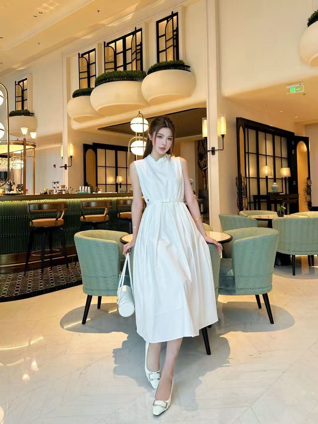 DI0Rスタンドカラーのノースリーブドレス【50％割引+送料無料】