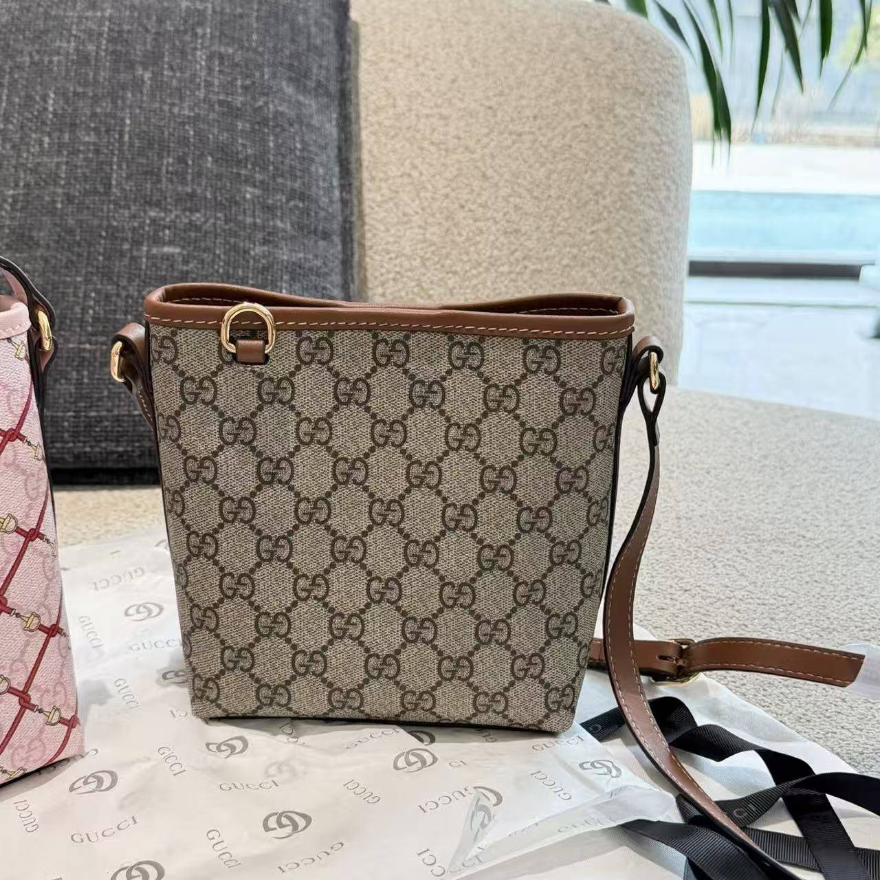 GUCC1 Emblemバケットバッグ【50％割引+送料無料】