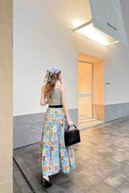 LVプリント伸縮性ミディスカート【50％割引+送料無料】