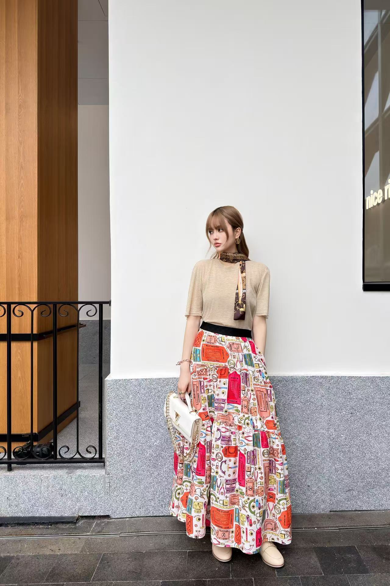 LVプリント伸縮性ミディスカート【50％割引+送料無料】