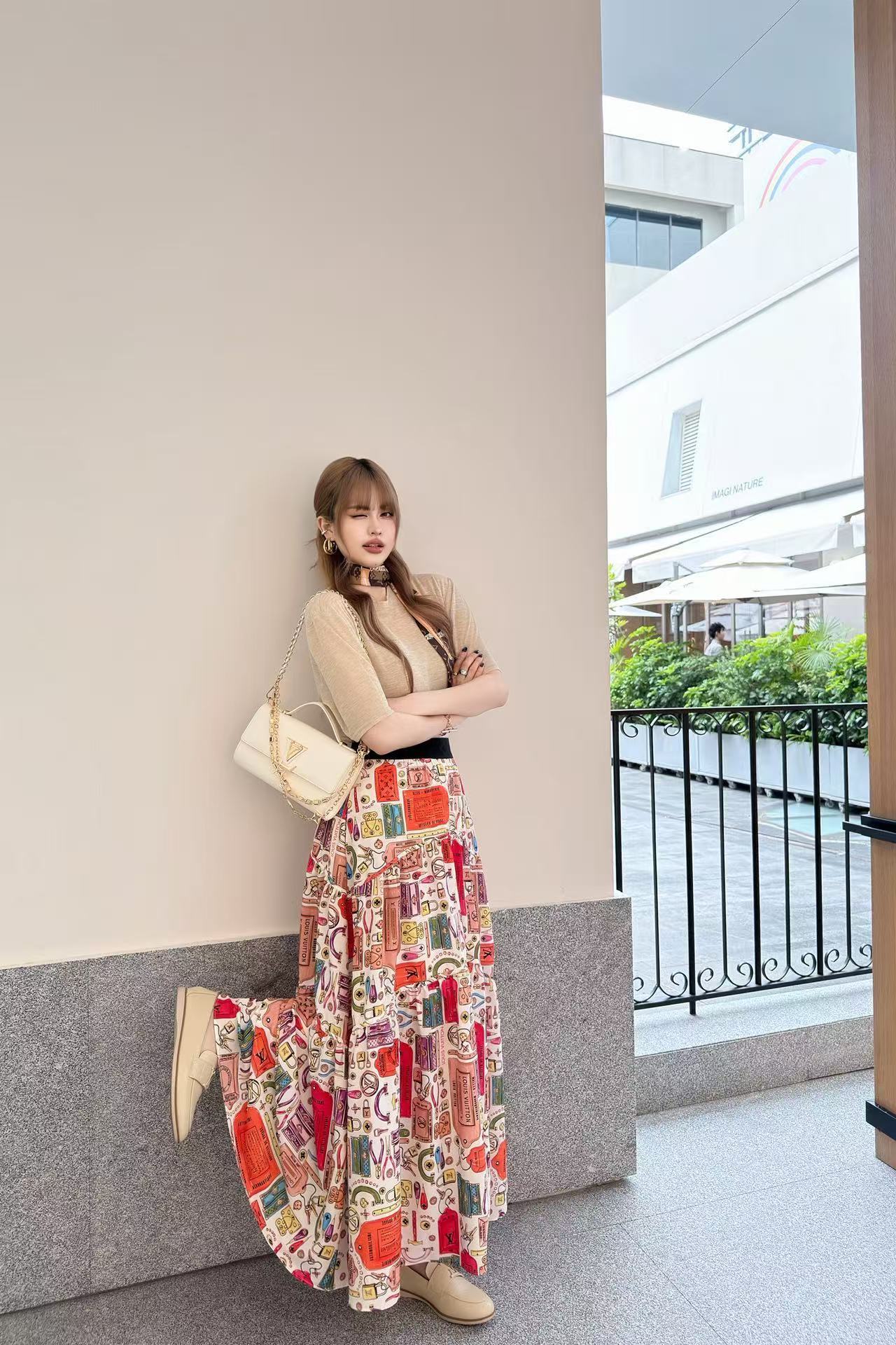 LVプリント伸縮性ミディスカート【50％割引+送料無料】