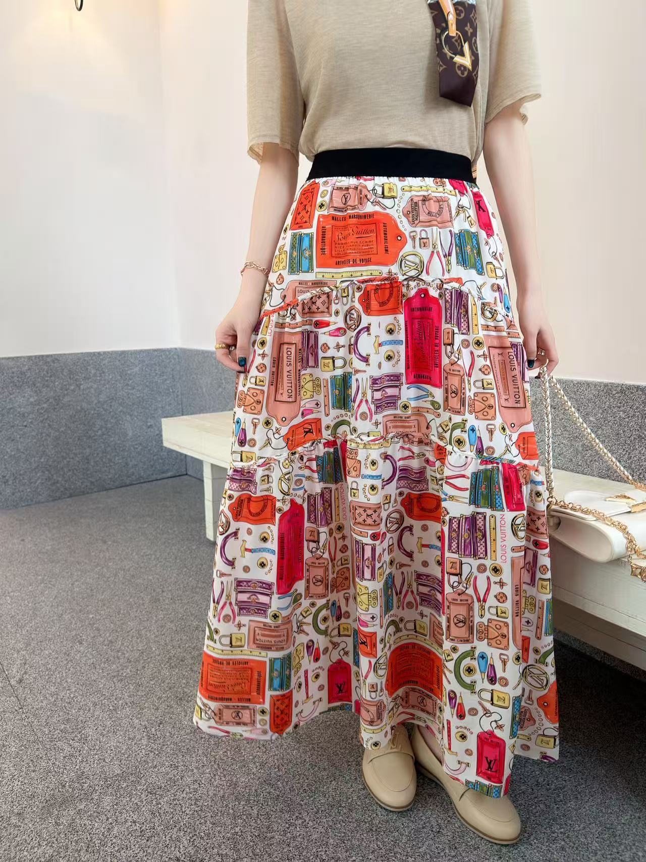 LVプリント伸縮性ミディスカート【50％割引+送料無料】