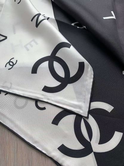 CHANE1 ブラック＆ホワイト ダブルC シルクスカーフ【50％割引+送料無料】