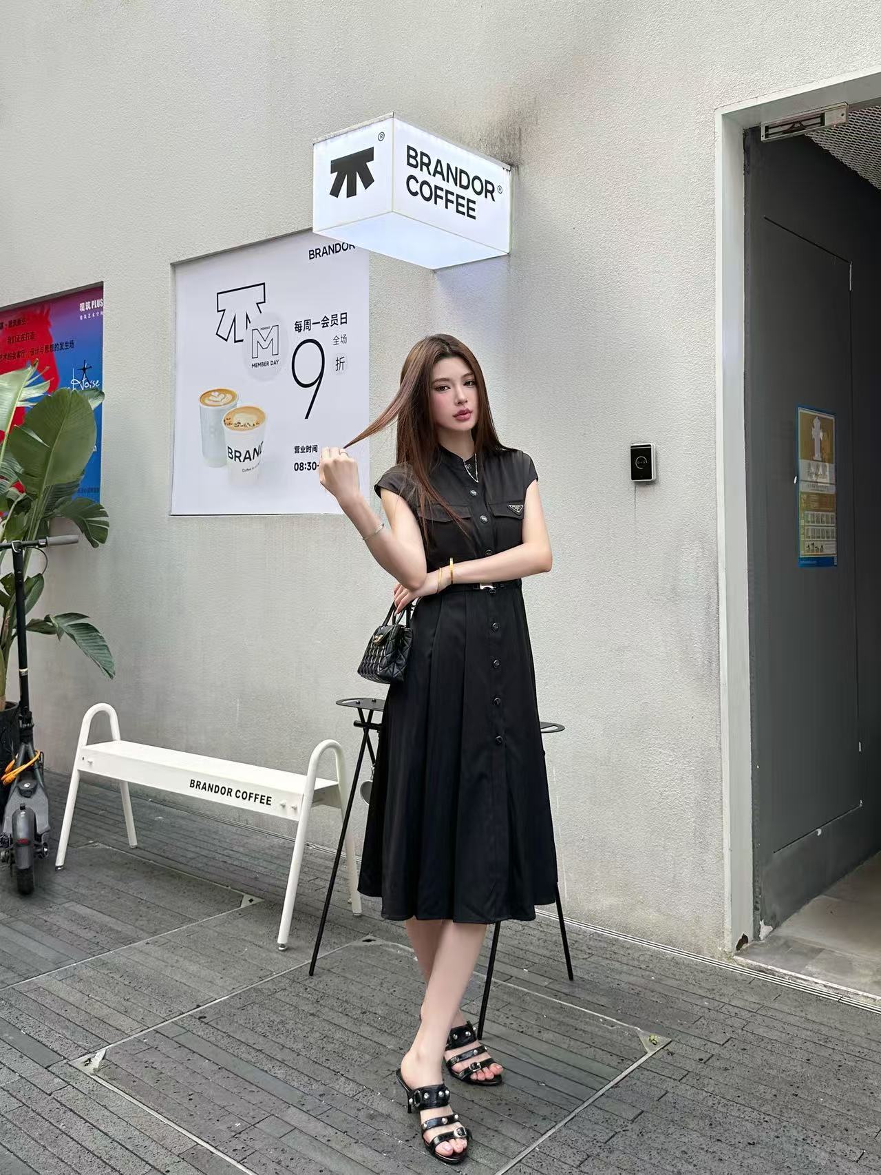 PR4DA 高品質トライアングルロゴ ノースリーブドレス【50％割引+送料無料】