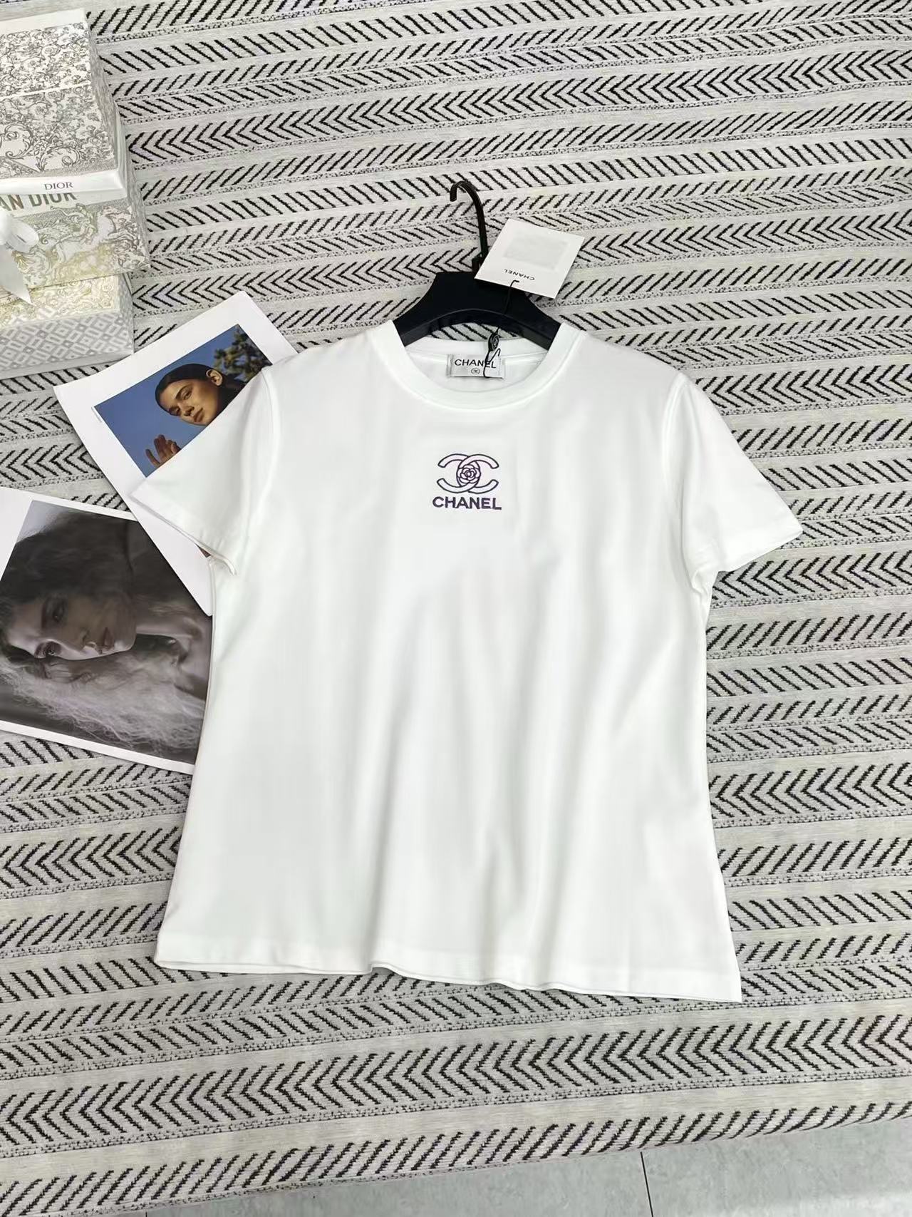 CHANE1 刺繍入りレターTシャツ【50％割引+送料無料】