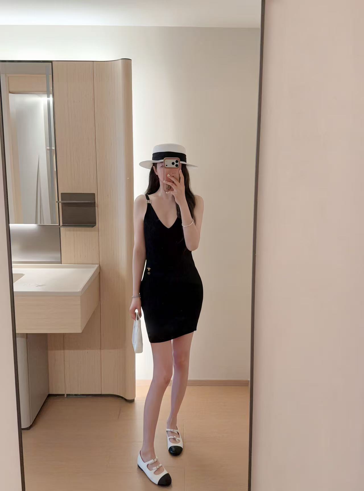 DIOR CD刺繍入りBeeモチーフ ウールストラップドレス【50％割引+送料無料】