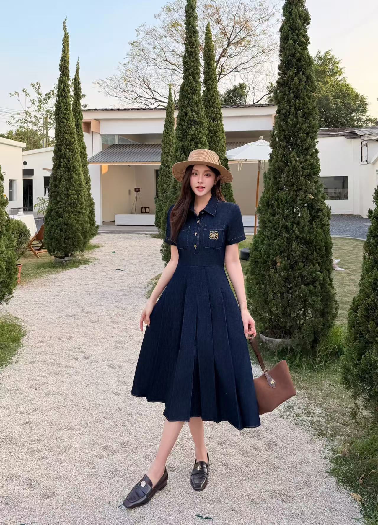 L0WEW刺繍ロゴ入りデニムドレス【50％割引+送料無料】