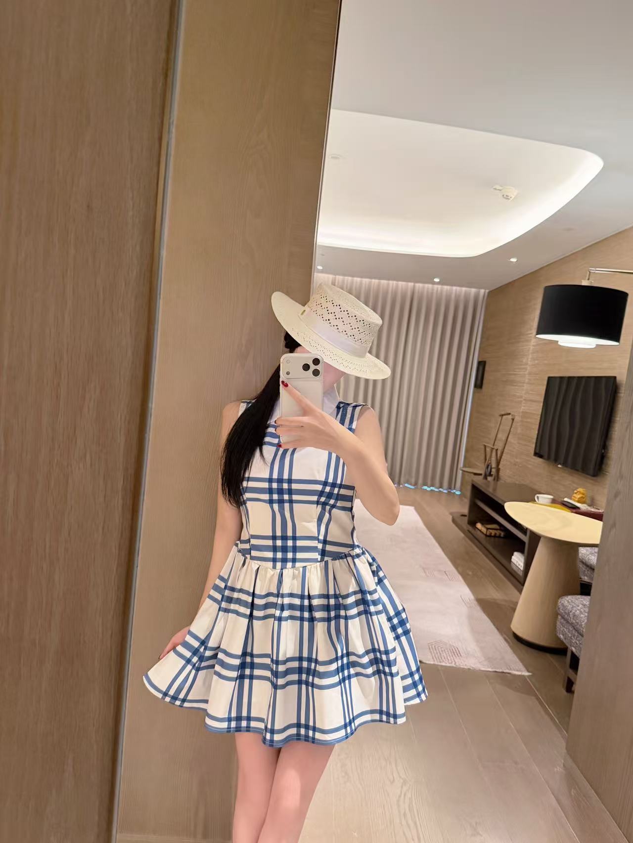 BUR8ERRYブルーのチェック柄ノースリーブドレス【50％割引+送料無料】