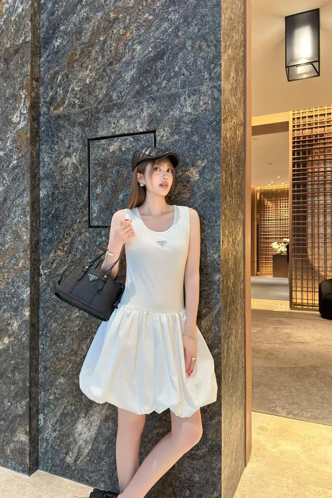 PR4DA トライアングルロゴ ノースリーブドレス【50％割引+送料無料】