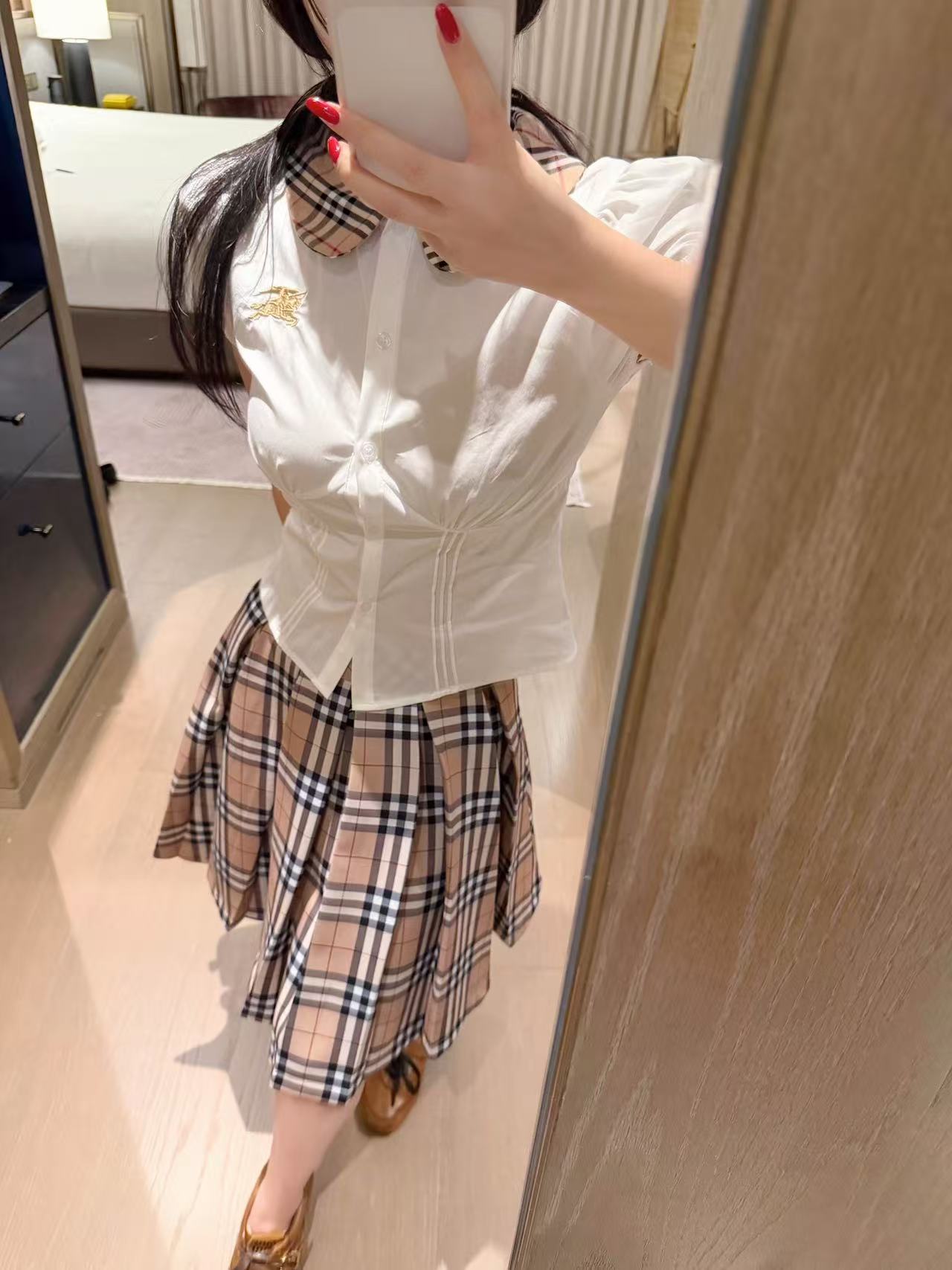 BUR8ERRY シャツとスカートのツーピースセット【50％割引+送料無料】