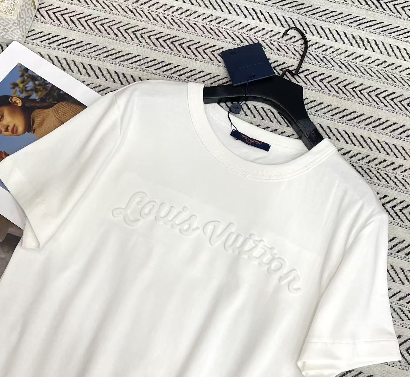 LVエンボス 3DレタリングTシャツ【50％割引+送料無料】