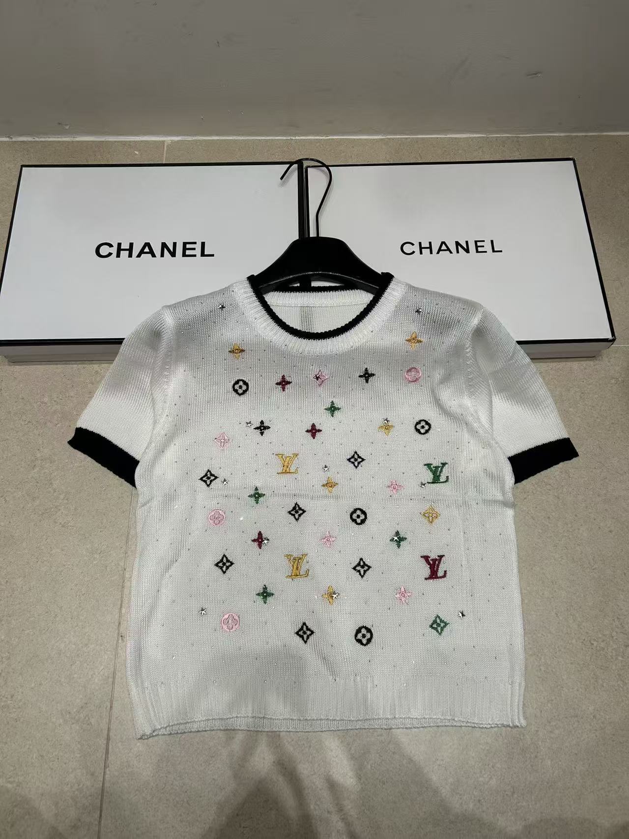 LV 四つ葉のクローバー刺繍入りウールセーター【50％割引+送料無料】