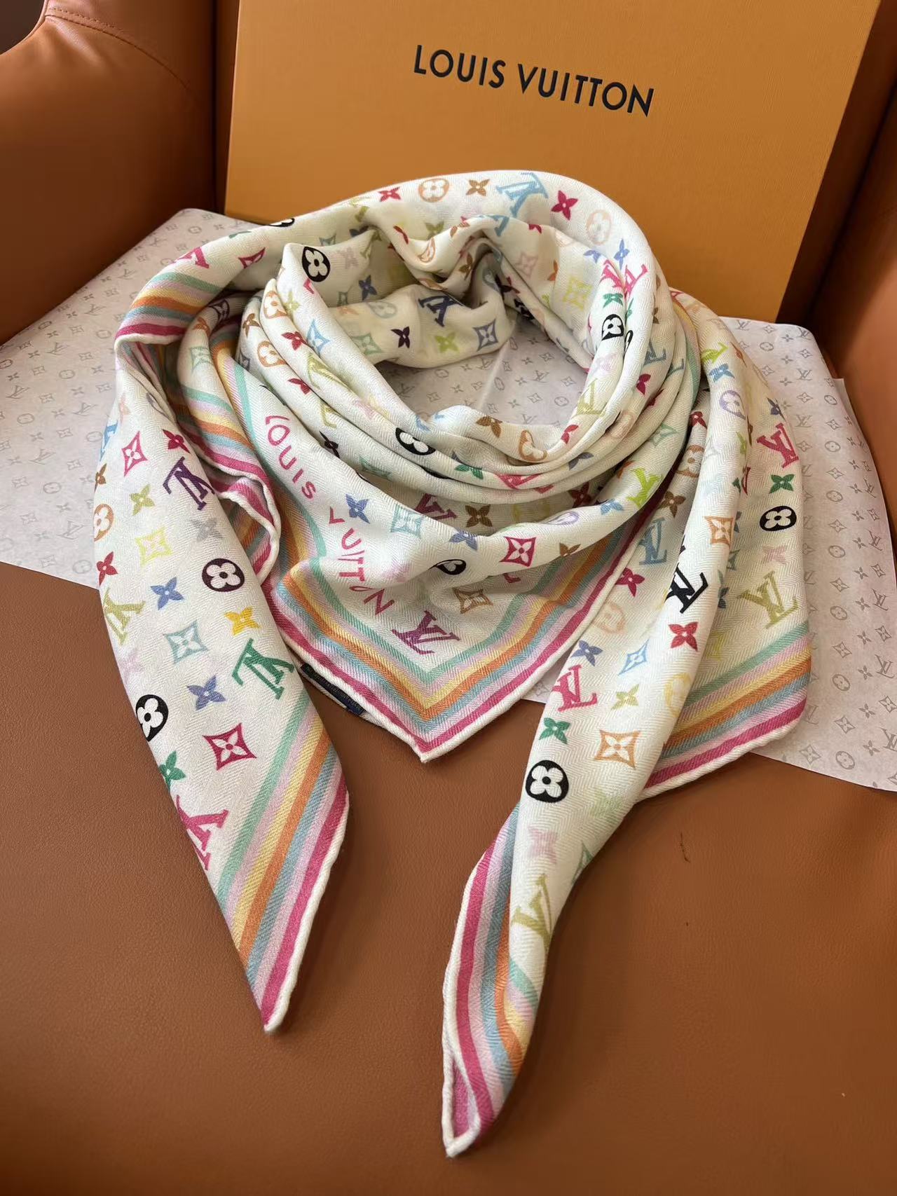 LVプリント シルクスカーフ【50％割引+送料無料】