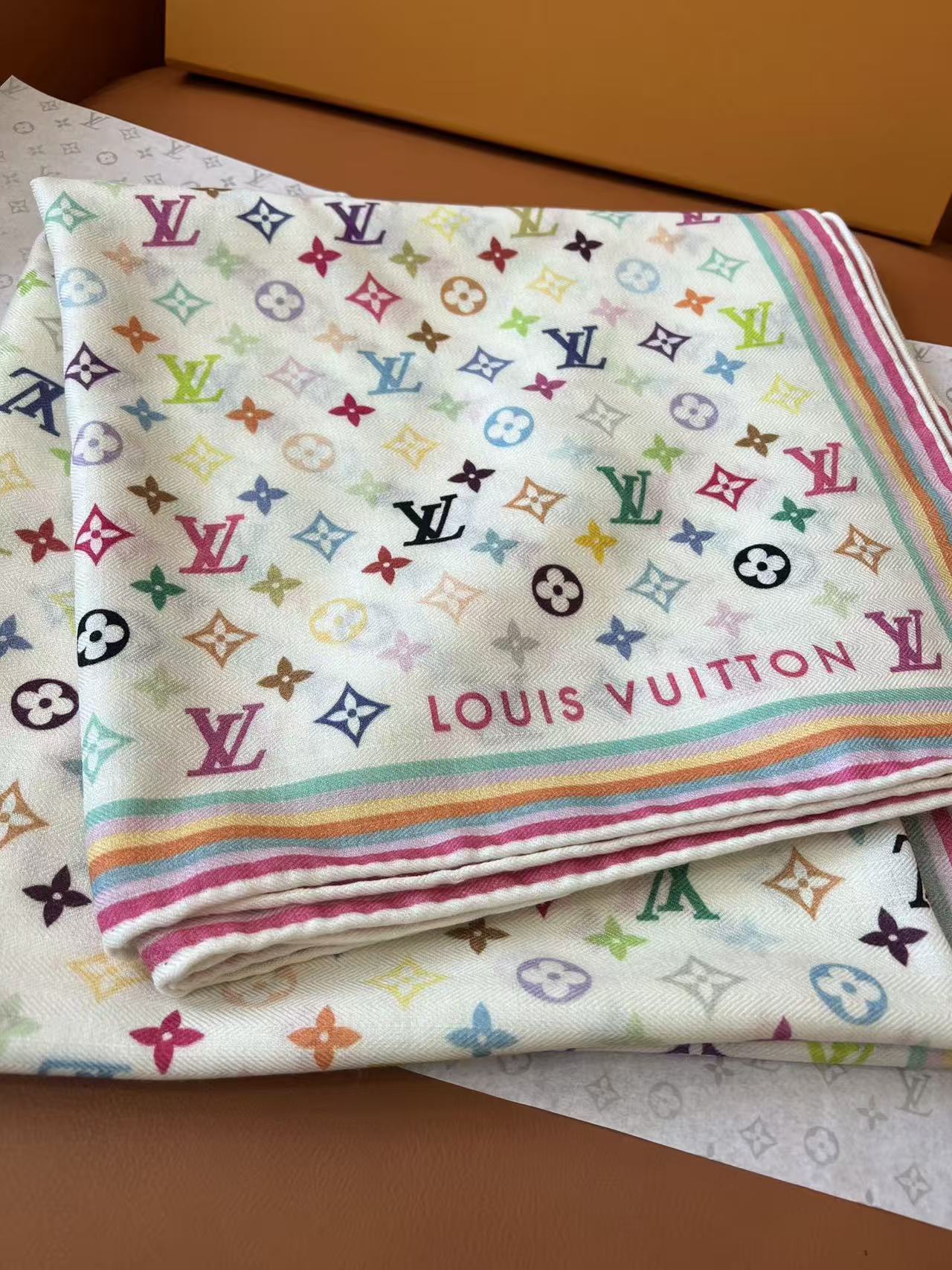 LVプリント シルクスカーフ【50％割引+送料無料】